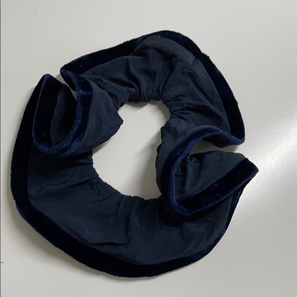 Alexandre de Paris Hair Scrunchie